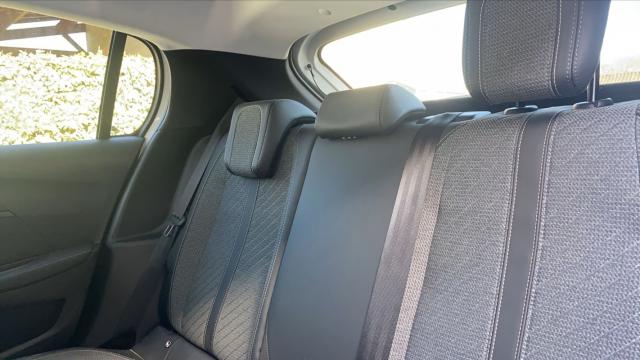 Peugeot E-208 image 4