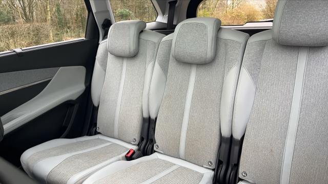 Peugeot 5008 image 1