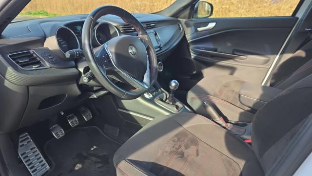 Alfa Romeo Giulietta image 5
