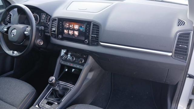 Skoda Karoq image 8