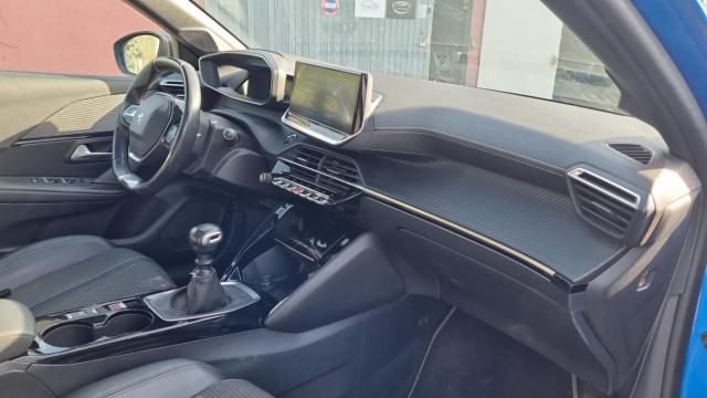 Peugeot 208 image 9