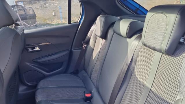 Peugeot 208 image 8