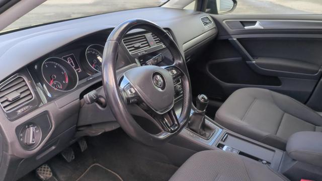 Volkswagen Golf image 6