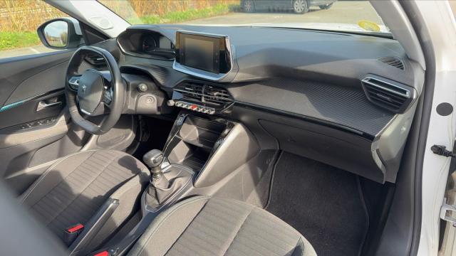 Peugeot 2008 image 1