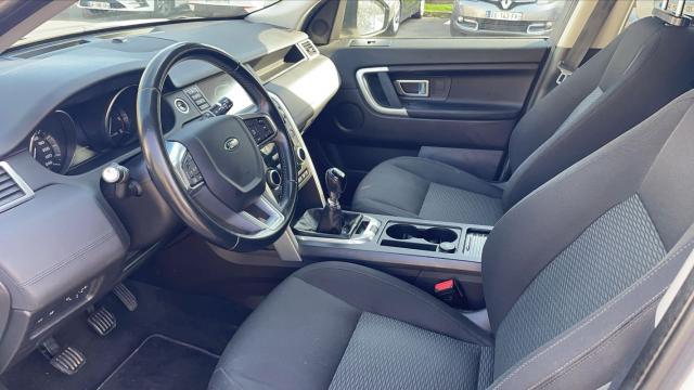 Land Rover Discovery Sport image 2