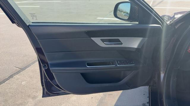 Jaguar Xf image 1