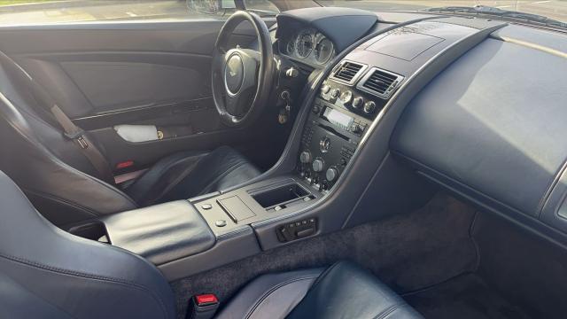 Aston Martin V8 Vantage image 4