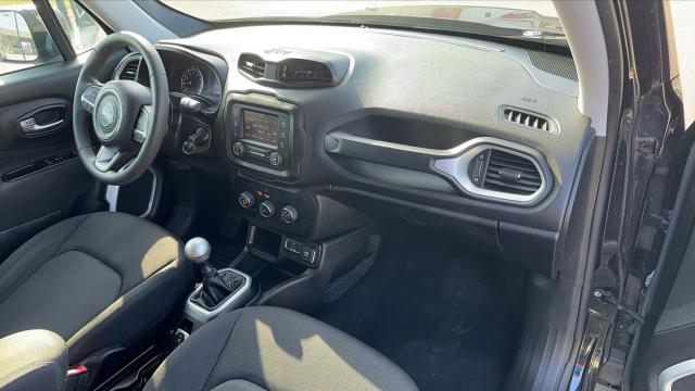 Jeep Renegade image 4