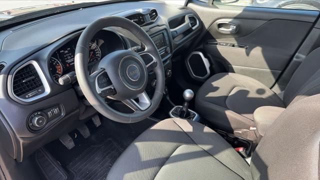 Jeep Renegade image 6