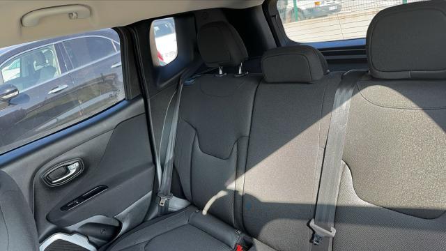 Jeep Renegade image 2