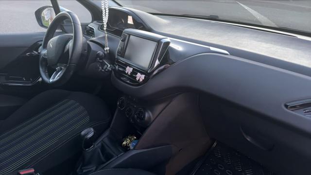 Peugeot 208 image 2
