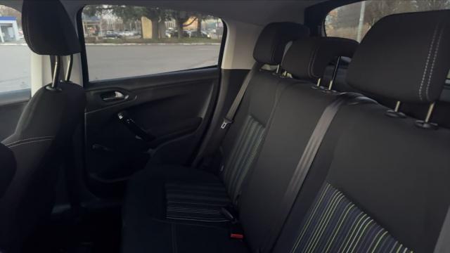 Peugeot 208 image 4