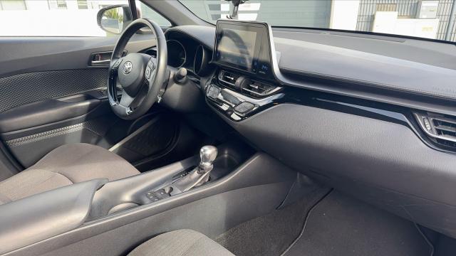 Toyota C-Hr image 2