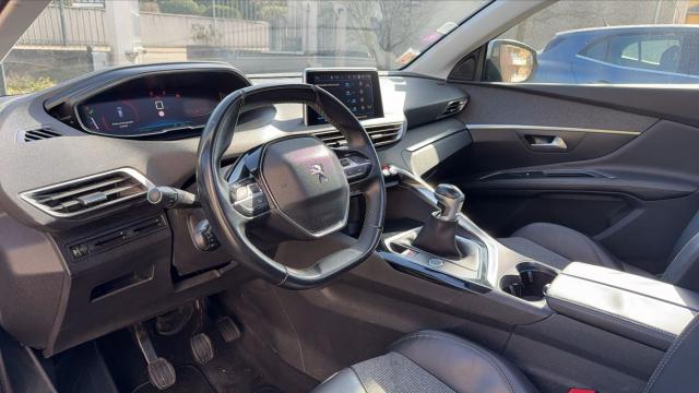 Peugeot 3008 image 2