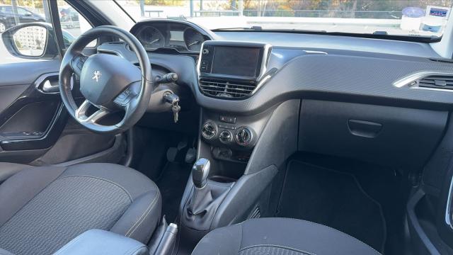 Peugeot 208 image 2