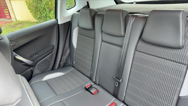 Peugeot 2008 image 8