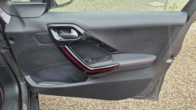 Peugeot 2008 image 4