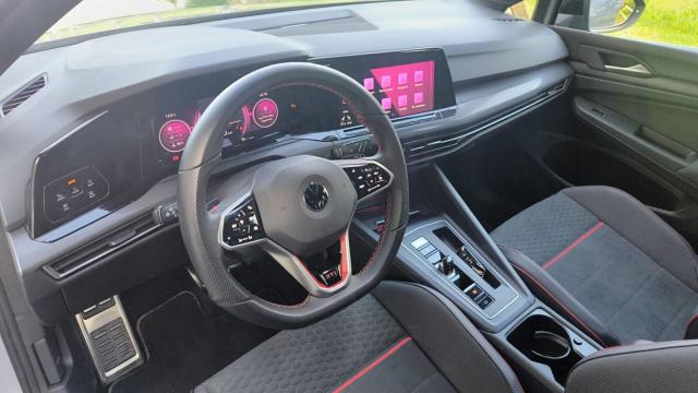 Volkswagen Golf image 9