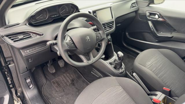 Peugeot 208 image 9
