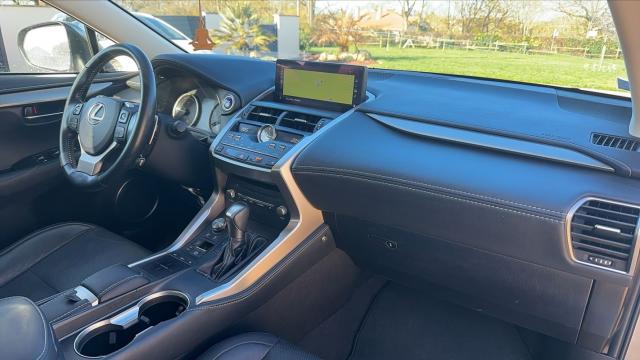 Lexus Nx 300h image 9