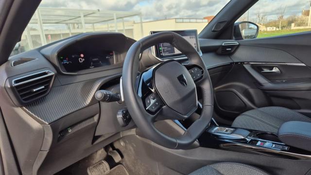 Peugeot 2008 image 3