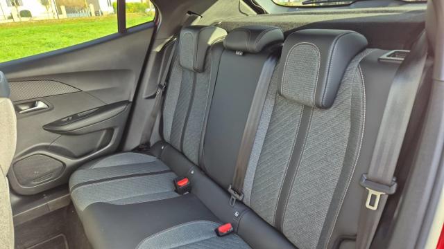 Peugeot 2008 image 4