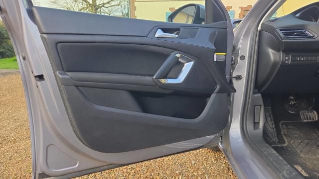 Peugeot 308 image 4