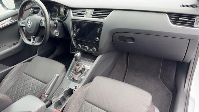 Skoda Octavia image 8
