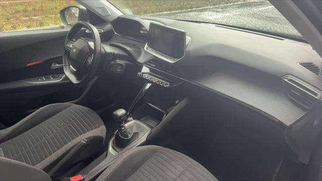 Peugeot 2008 image 8