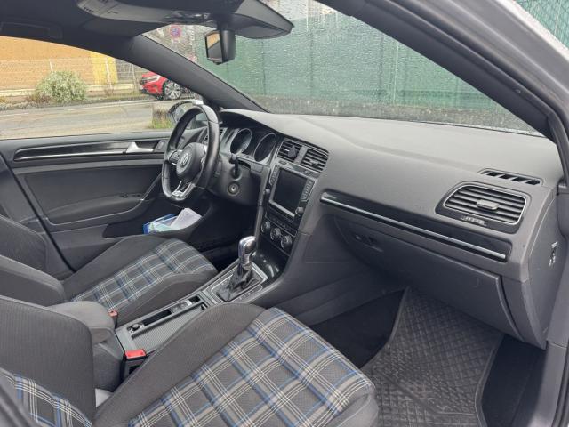 Volkswagen Golf image 4