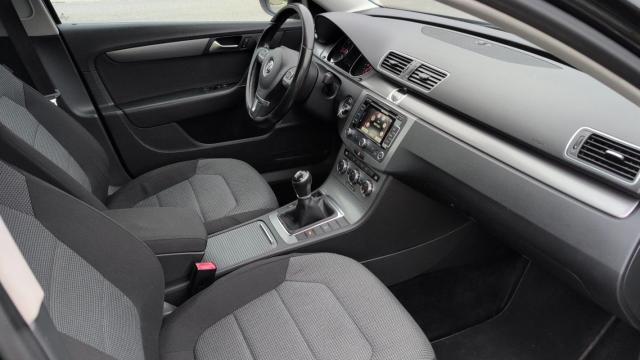 Volkswagen Passat image 2