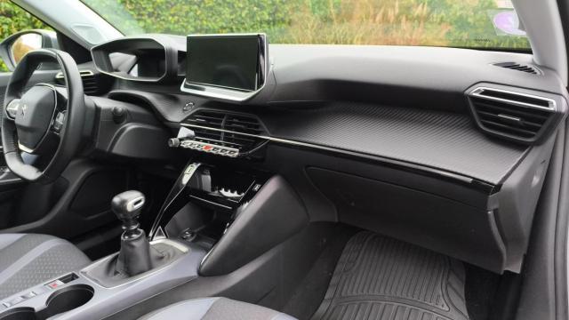 Peugeot 2008 image 3