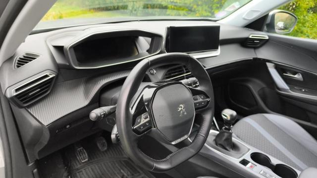 Peugeot 2008 image 7