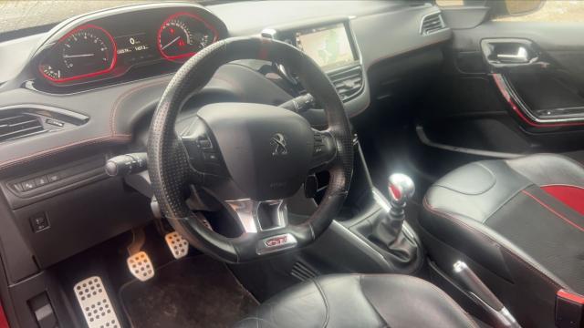 Peugeot 208 image 1