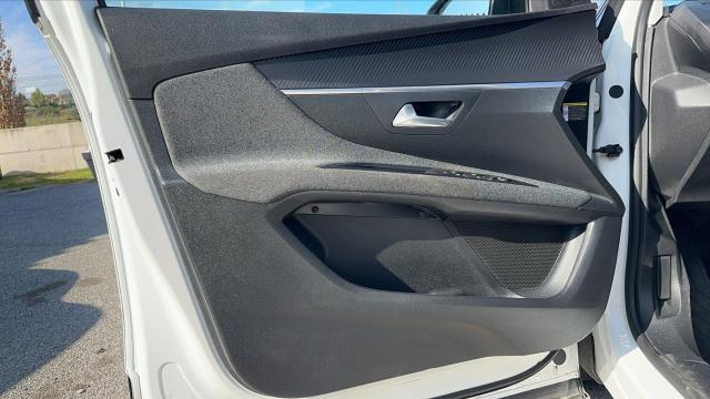 Peugeot 3008 image 8