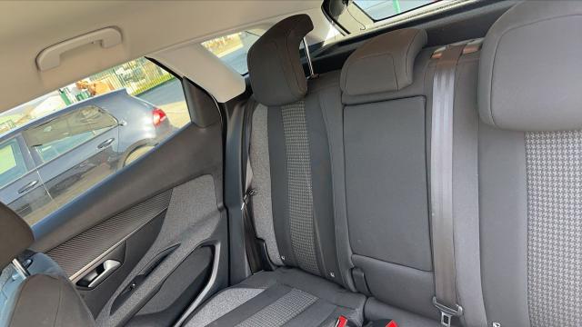 Peugeot 3008 image 9