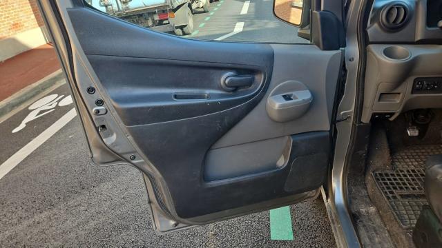 Nissan Nv200 image 8