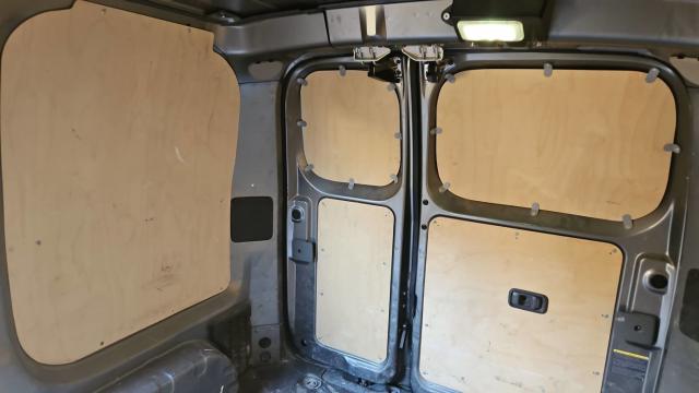 Nissan Nv200 image 2