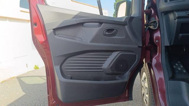 Renault Trafic image 1