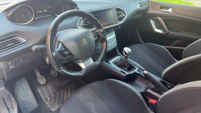 Peugeot 308 image 6