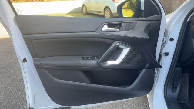 Peugeot 308 image 5