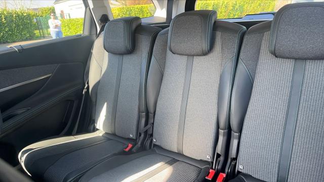 Peugeot 5008 image 1