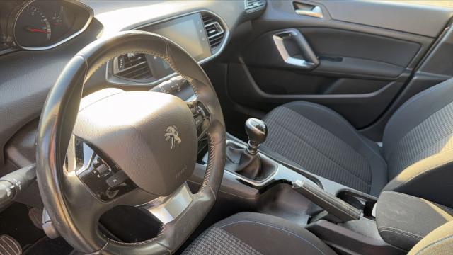 Peugeot 308 image 9