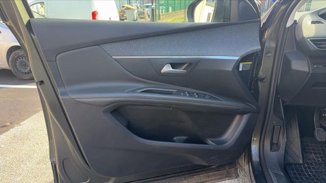 Peugeot 3008 image 6