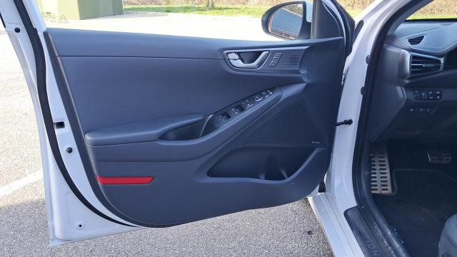 Hyundai Ioniq image 6