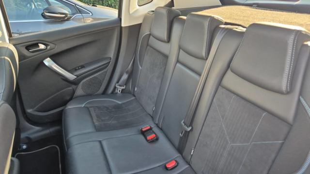 Peugeot 2008 image 2