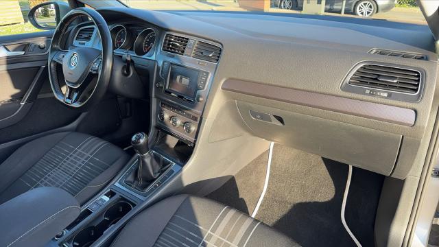 Volkswagen Golf image 3