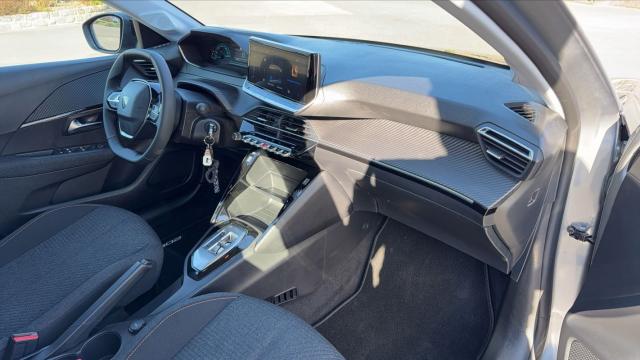 Peugeot 208 image 5