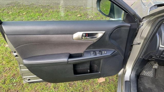 Lexus Ct 200h image 2