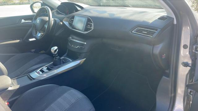 Peugeot 308 image 2